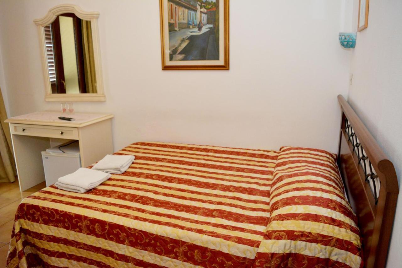 Scano Comfort Inn Santa Teresa Gallura Eksteriør bilde