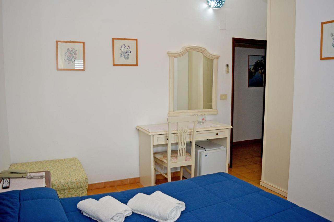 Scano Comfort Inn Santa Teresa Gallura Eksteriør bilde