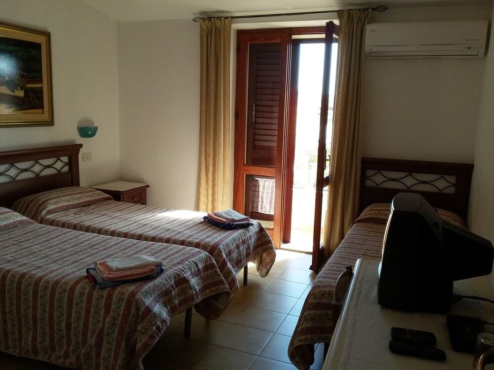 Scano Comfort Inn Santa Teresa Gallura Eksteriør bilde