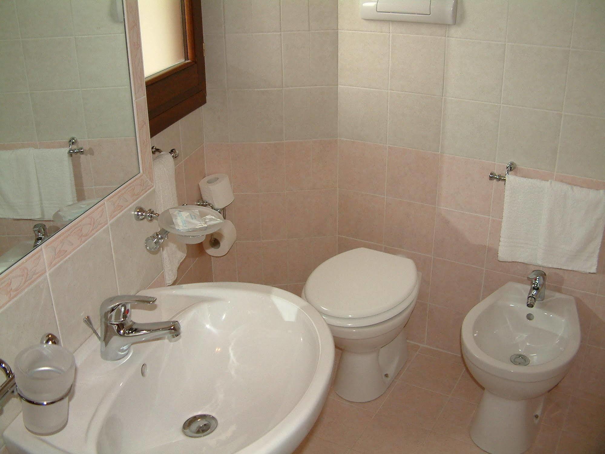 Scano Comfort Inn Santa Teresa Gallura Eksteriør bilde